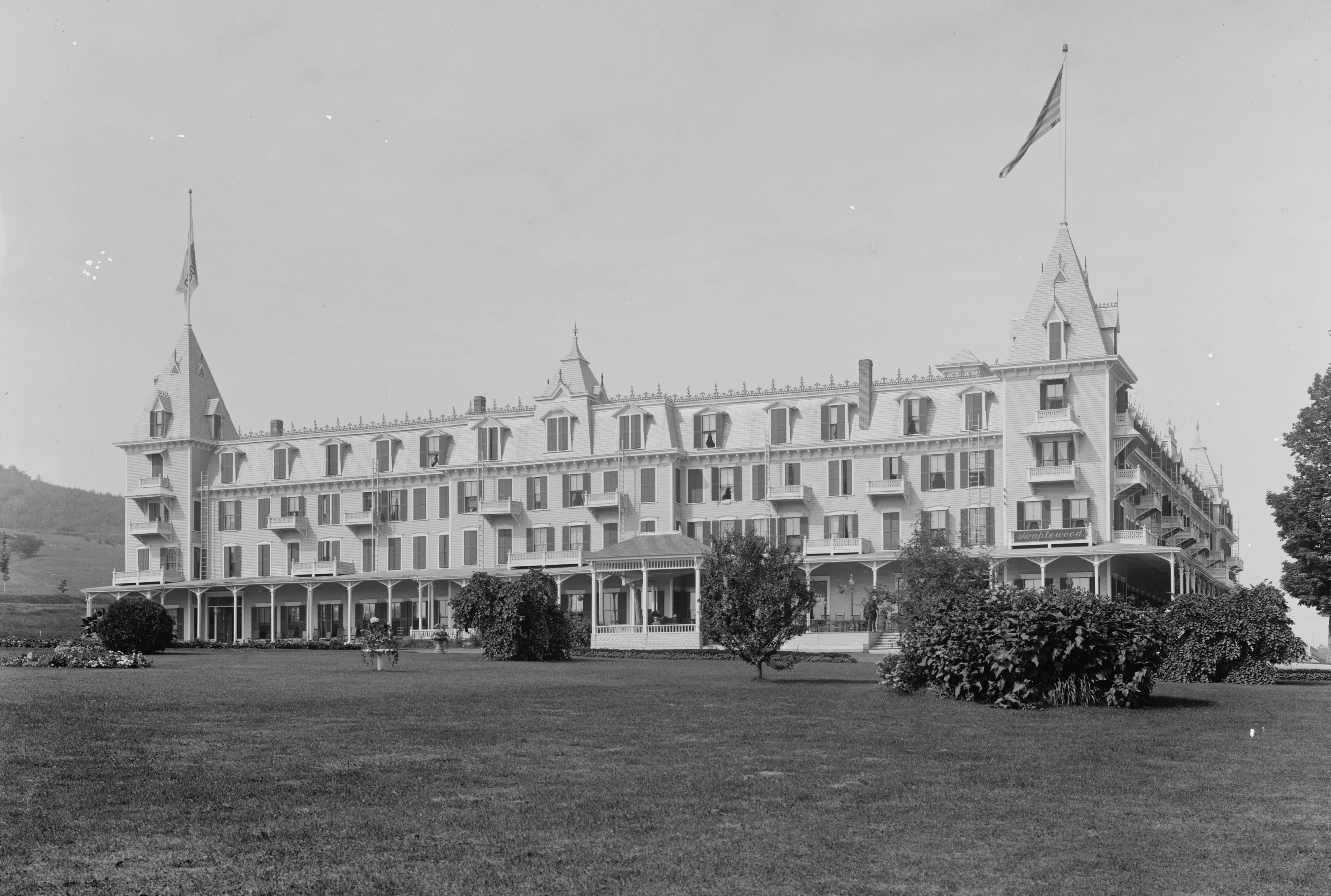 This 1901 view of the Maplewood shows the grandeur of the hotel. This was one of several buildings on the property. Courtesy of the Library of Congress.
